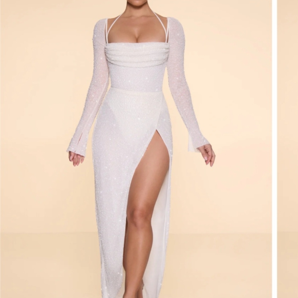 Elegant White Long Sleeve Dress with Slit
